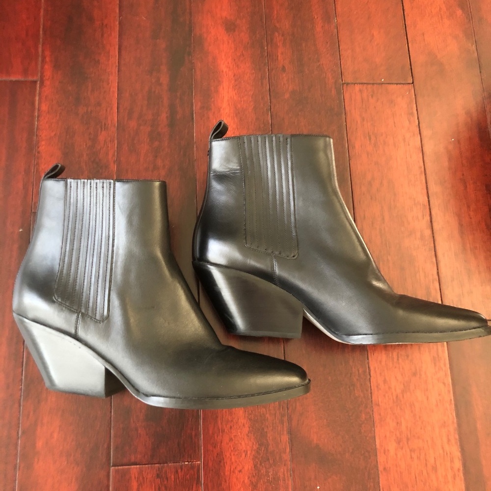 Michael Kors Sinclair Bootie sz 9.5